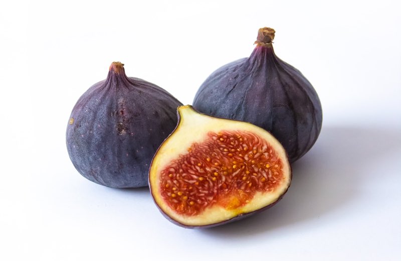 Fig fruit - ripe and cut