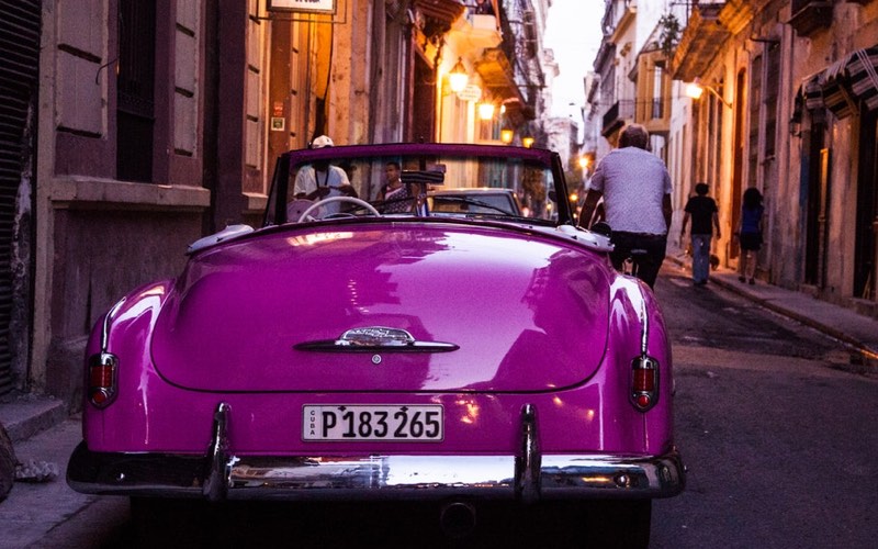 Violet Vintage Car color scheme